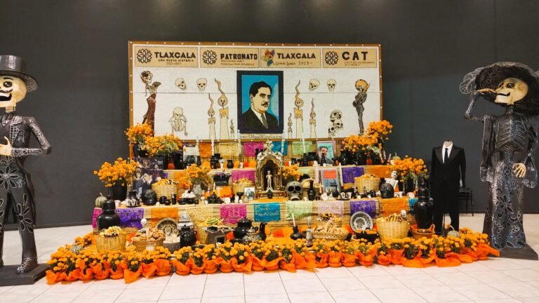 Ofrenda de Día de Muertos en la Feria de Tlaxcala, fotografiada en noviembre de 2025. Imagen de archivo; no corresponde a la edición 2026.