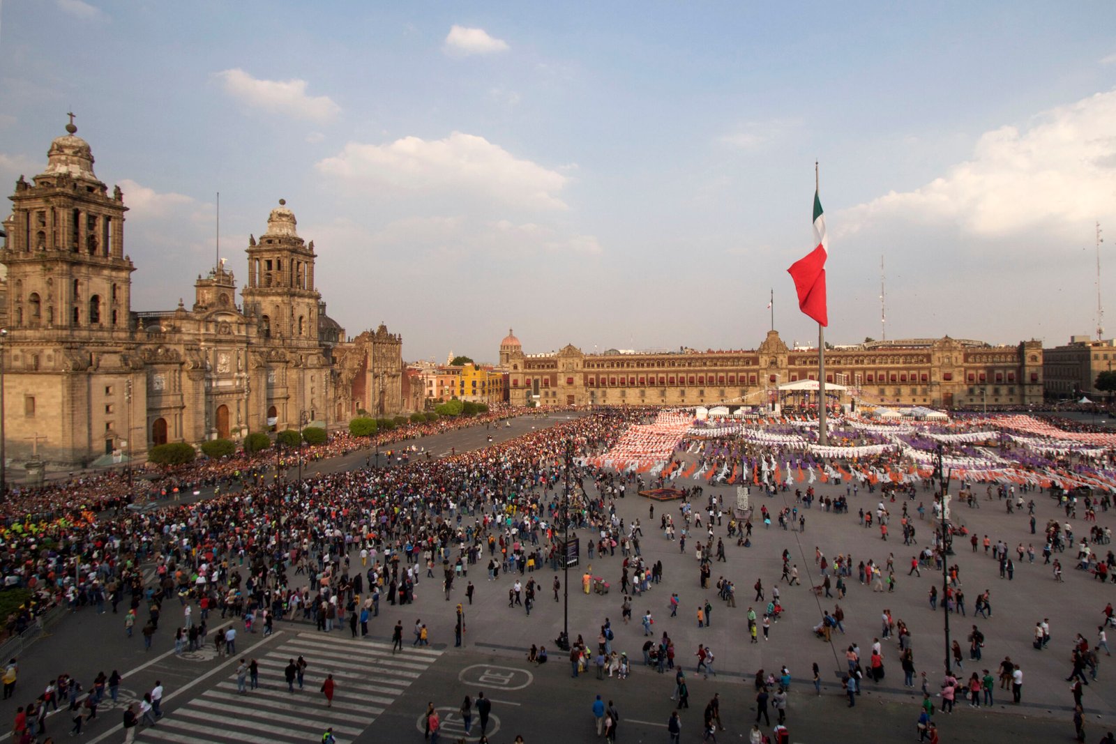 Zócalo durante el desfile de Día de Muertos del 28 de octubre de 2017; imagen de archivo, no de 2026.