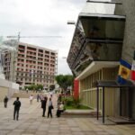 Vista de archivo de Expo Guadalajara y bandera de Guadalajara.