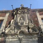 Detalle de la fachada histórica del Museo Kaluz en enero de 2023; archivo, no exposición de Mucha de 2026.
