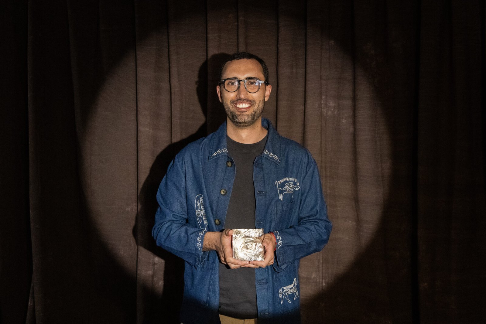 Pablo Vaca en la galería de ganadores del 24° FICM, 23 de octubre de 2026.