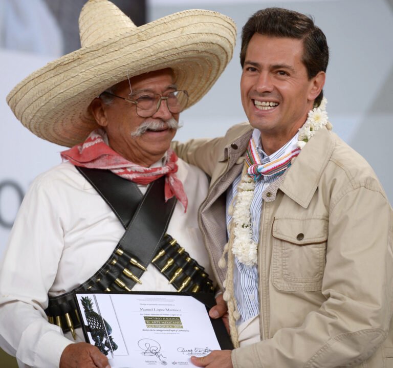 Personas adultas mayores en un acto público en Ciudad de México, imagen de archivo de 2015.