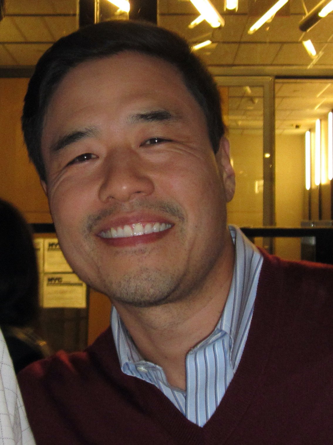 Randall Park en Nueva York, archivo del 18 de octubre de 2016; no es una imagen de Salario mínimo.